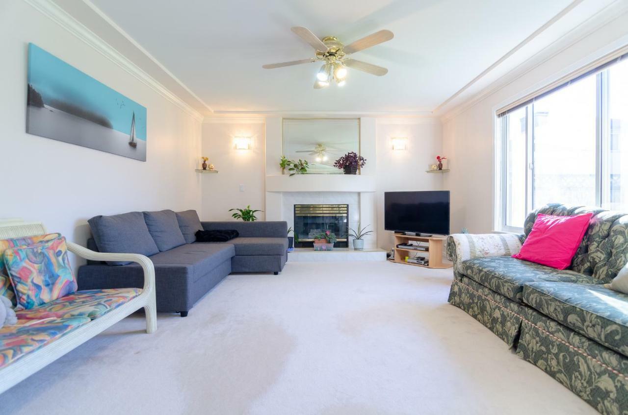 3 Private, Spacious, Bright Rooms In A Gorgeous House Нью-Вестминстер Экстерьер фото
