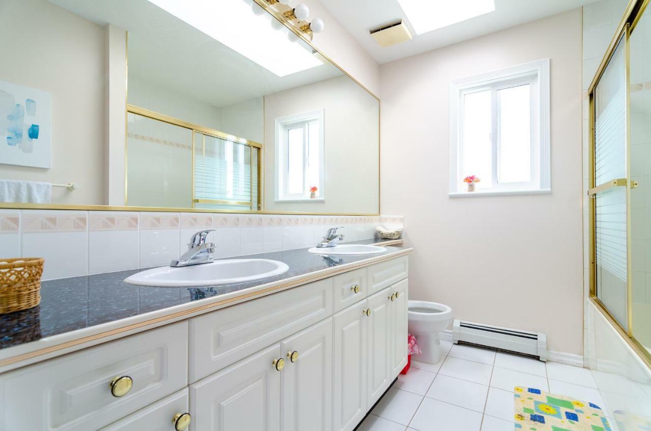 3 Private, Spacious, Bright Rooms In A Gorgeous House Нью-Вестминстер Экстерьер фото