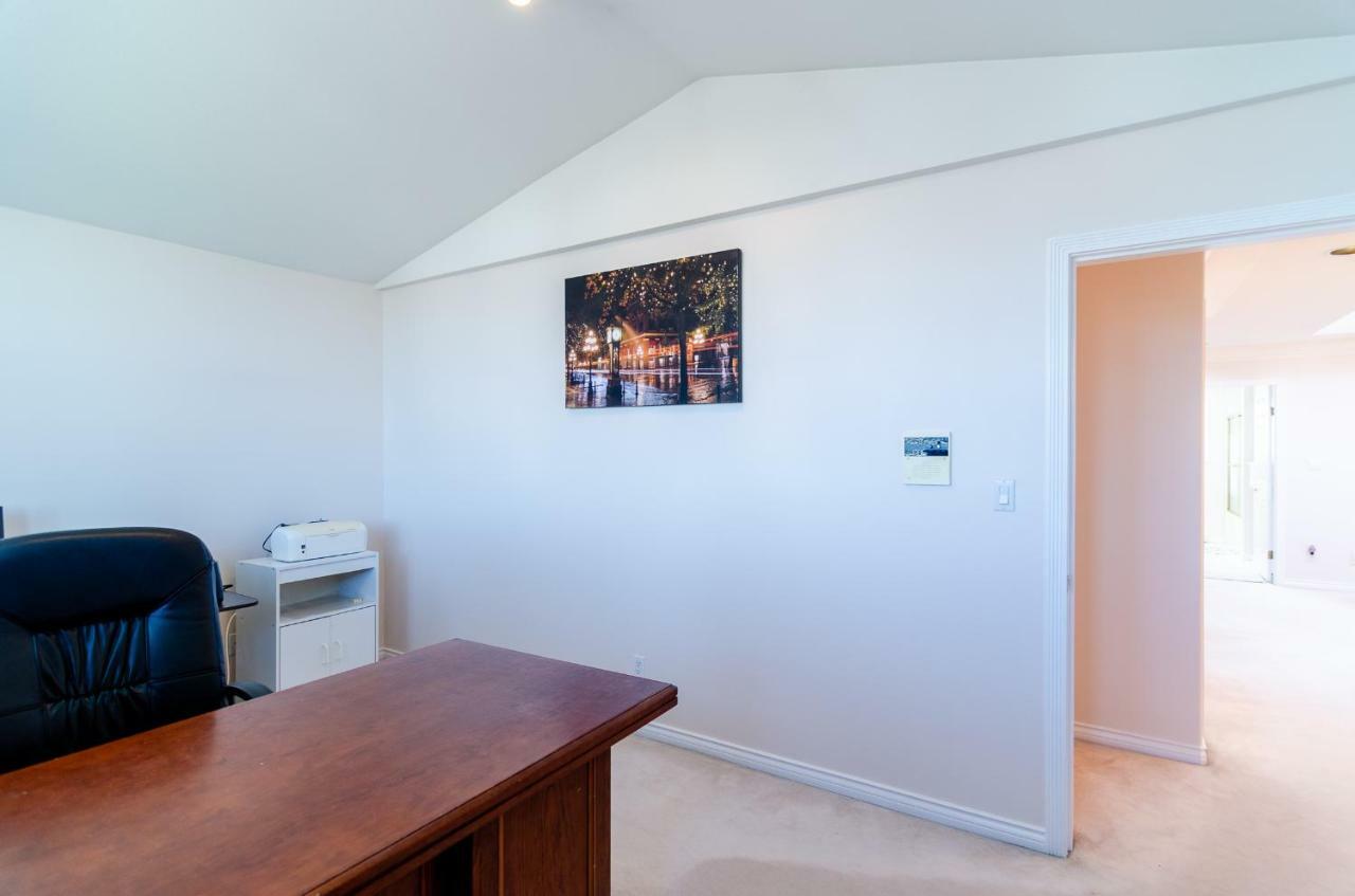 3 Private, Spacious, Bright Rooms In A Gorgeous House Нью-Вестминстер Экстерьер фото